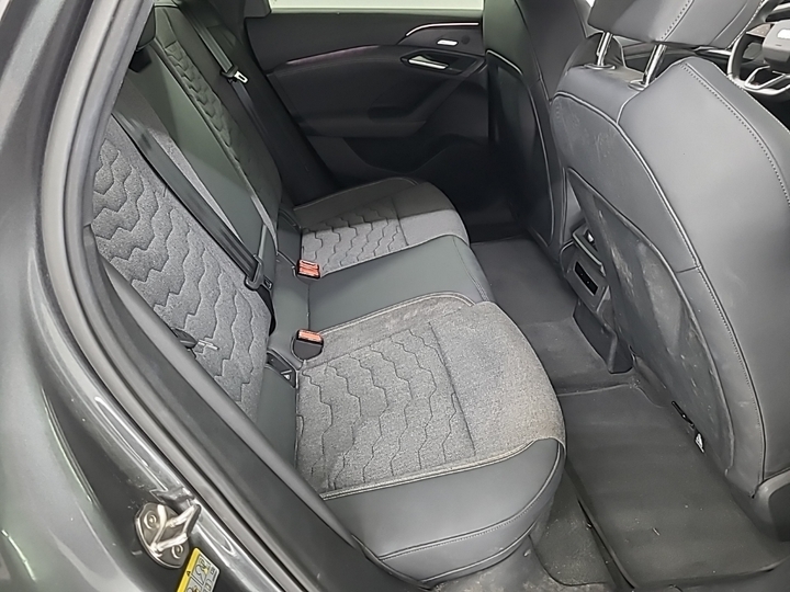 Foto 8 van Audi A6 Avant e-tron