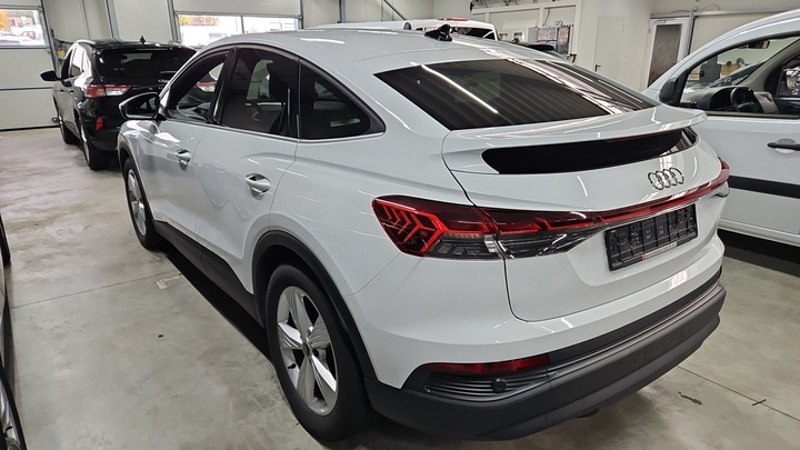 Foto 4 van Audi Q4 Sportback e-tron