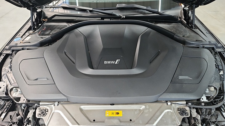 Foto 12 van BMW i4