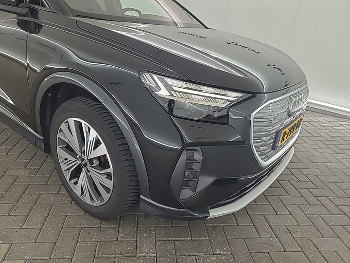Photo 19 of Audi Q4 e-tron