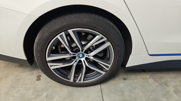 Foto 11 van BMW i4
