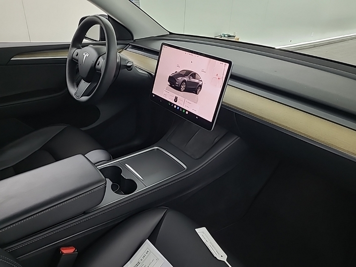 Photo 6 of Tesla Model Y