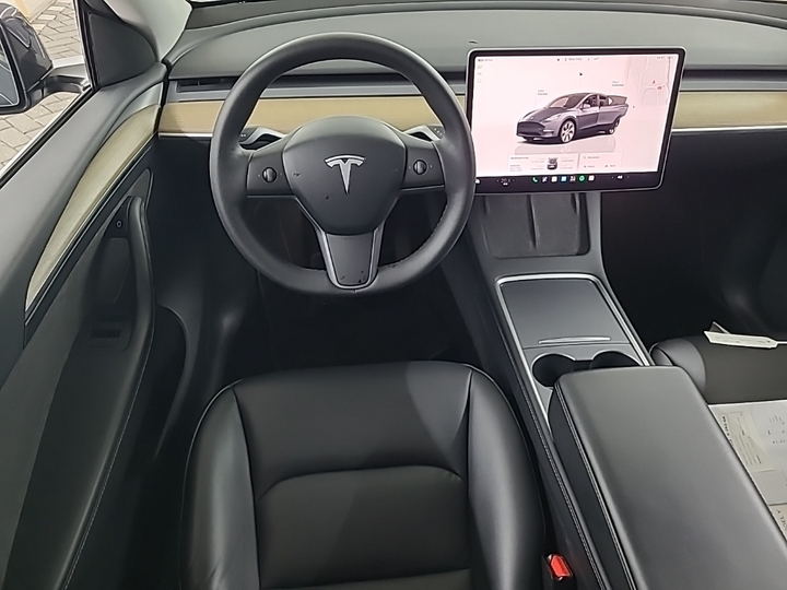 Photo 8 of Tesla Model Y