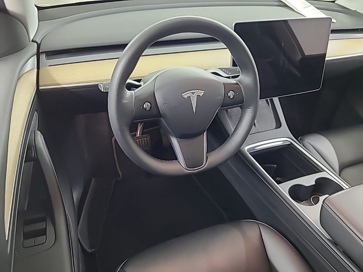 Foto 6 van Tesla Model Y