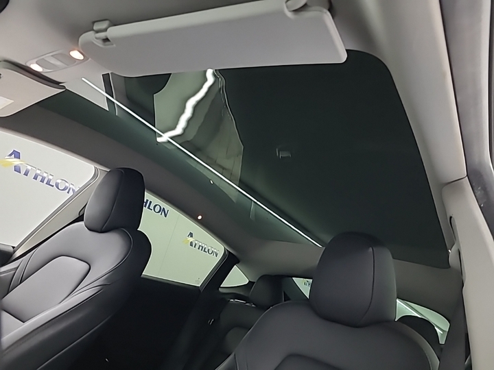 Foto 10 van Tesla Model Y