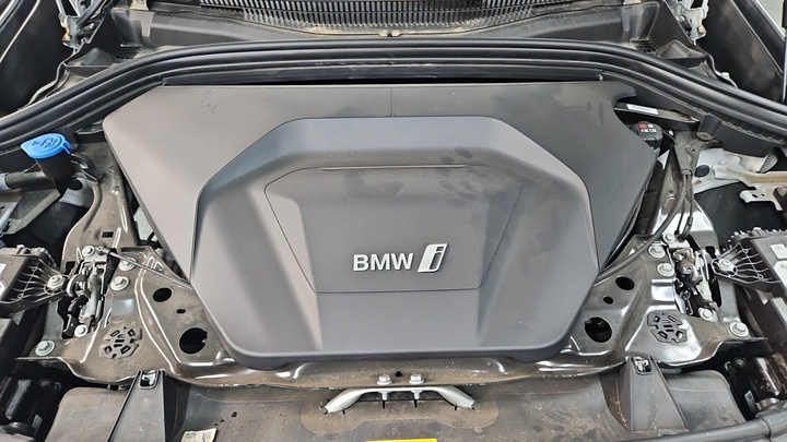 Foto 11 van BMW ix1