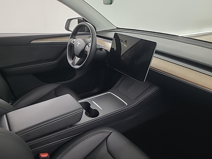 Foto 7 van Tesla Model Y