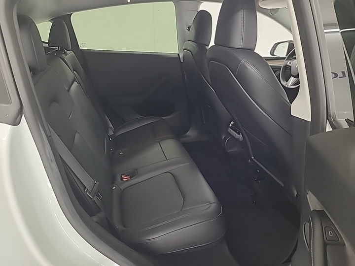 Foto 8 van Tesla Model Y