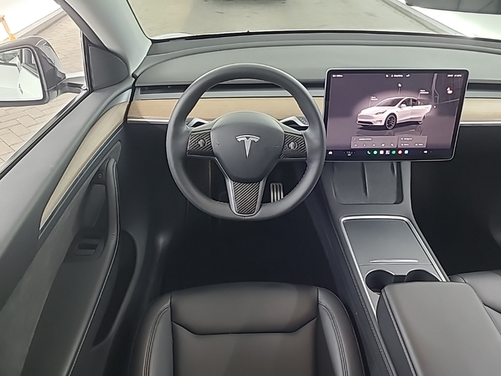 Foto 9 van Tesla Model Y