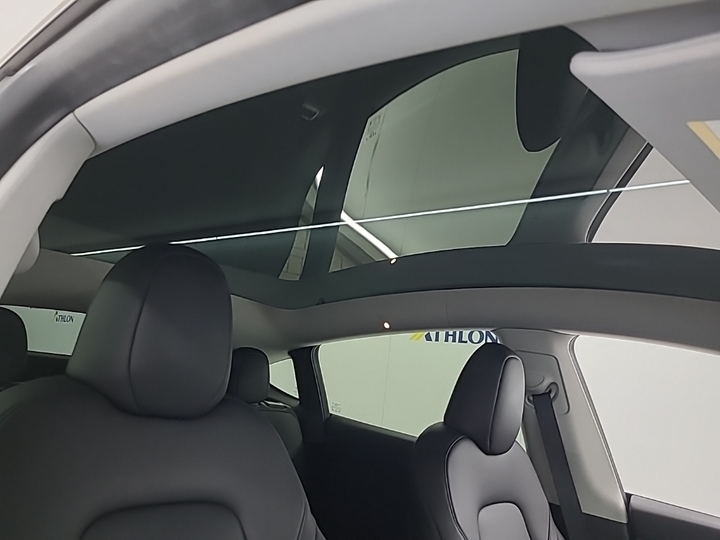 Foto 20 van Tesla Model Y