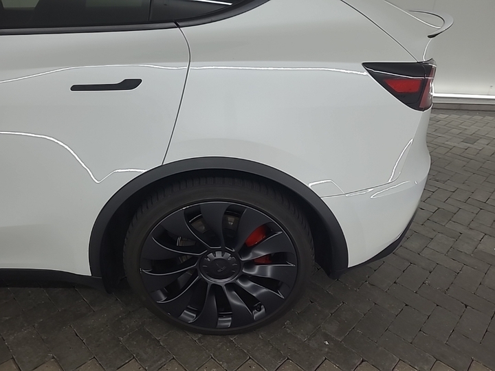 Foto 25 van Tesla Model Y