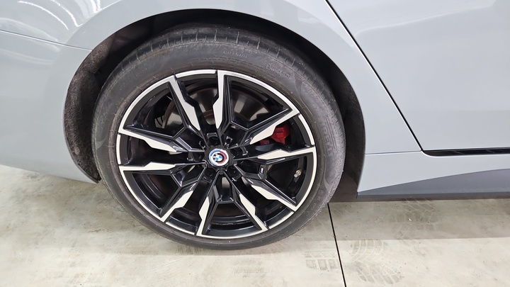 Foto 10 van BMW i4