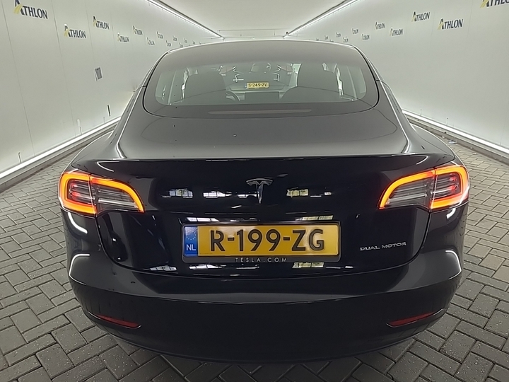 Foto 15 van Tesla Model 3