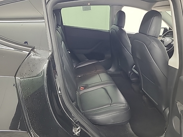 Foto 6 van Tesla Model Y