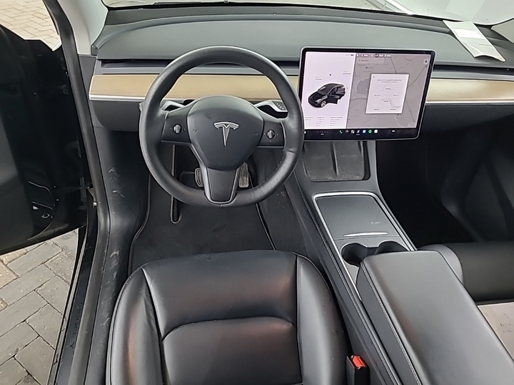 Foto 7 van Tesla Model Y