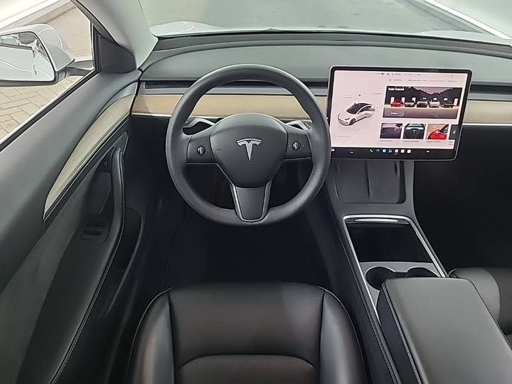 Foto 9 van Tesla Model 3
