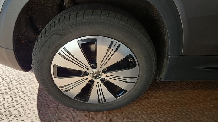 Foto 11 van Mercedes EQB