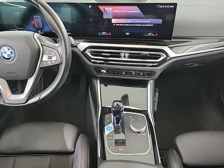 Foto 11 van BMW i4