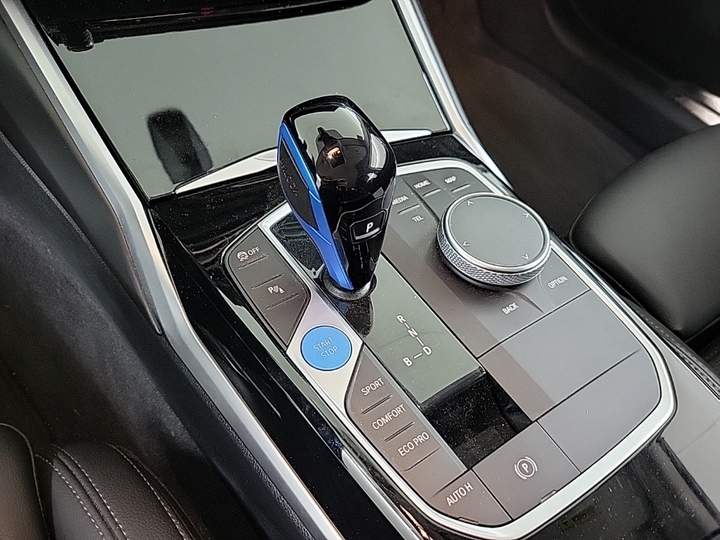 Foto 13 van BMW i4