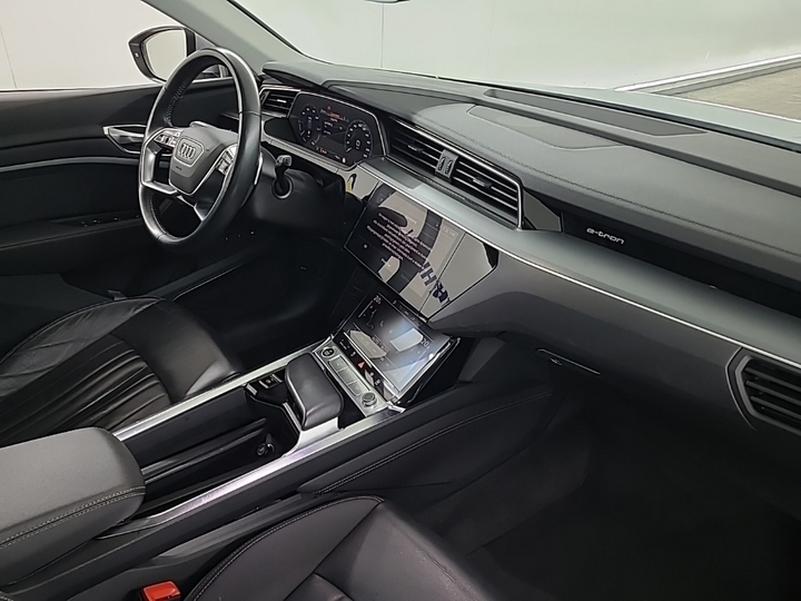 Foto 7 van Audi e-tron