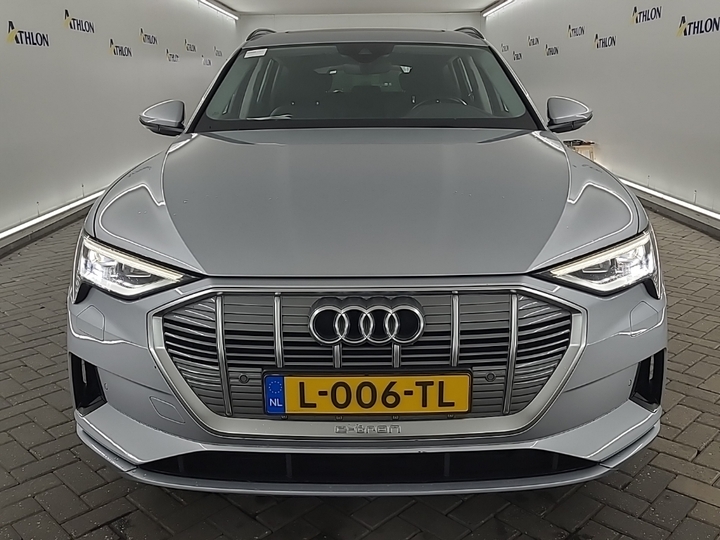 Foto 15 van Audi e-tron