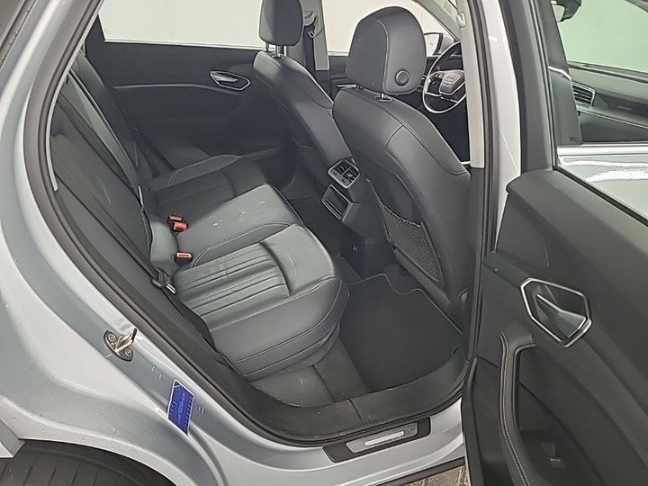 Foto 22 van Audi e-tron