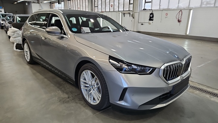 Foto 3 van BMW i5
