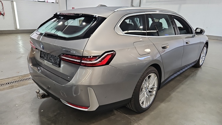 Foto 5 van BMW i5