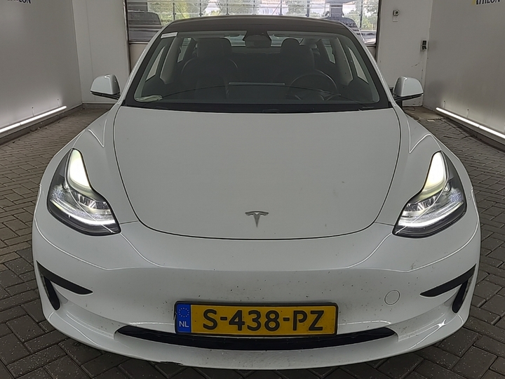 Foto 14 van Tesla Model 3
