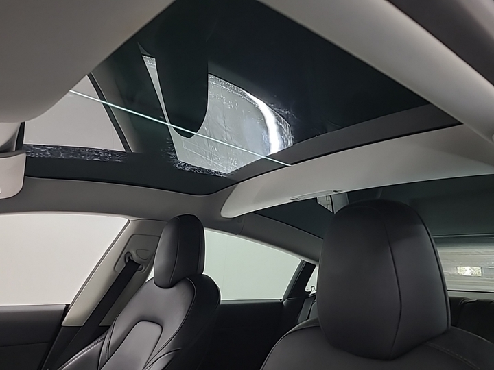 Foto 18 van Tesla Model 3