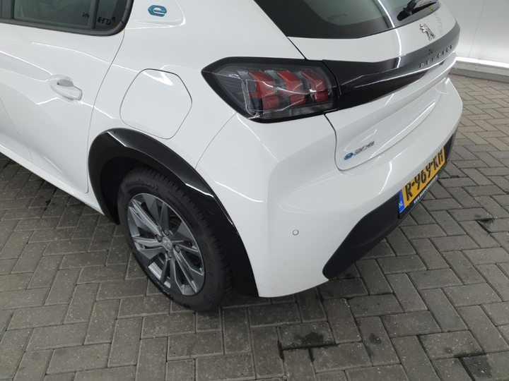 Foto 24 van Peugeot E-208