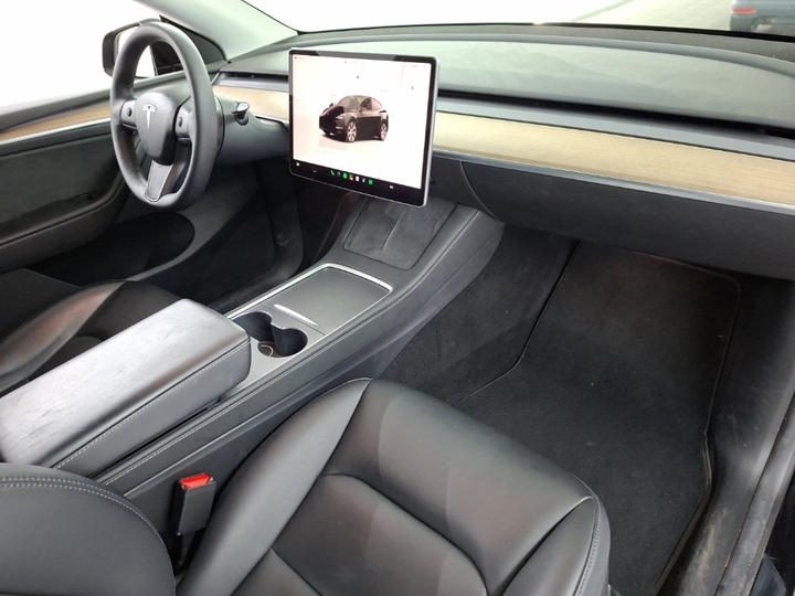 Foto 6 van Tesla Model Y