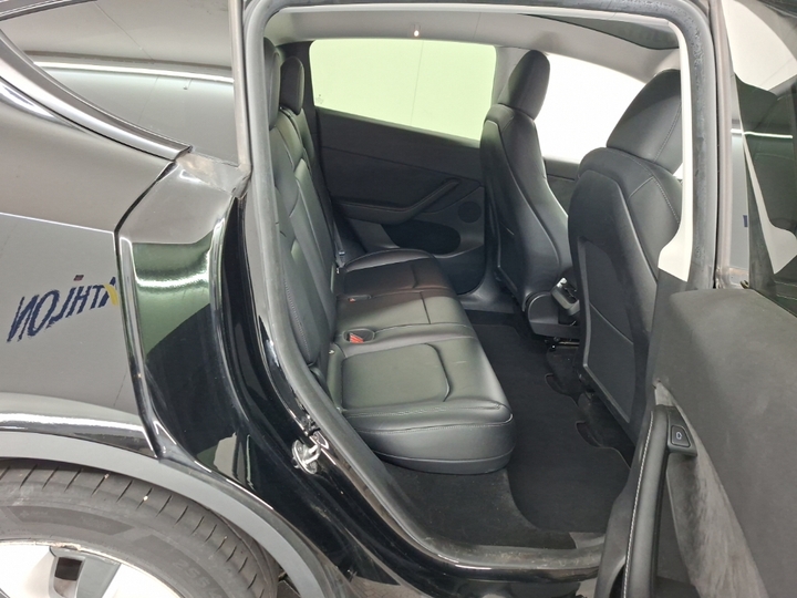 Foto 7 van Tesla Model Y