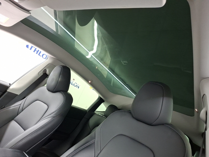 Foto 17 van Tesla Model Y
