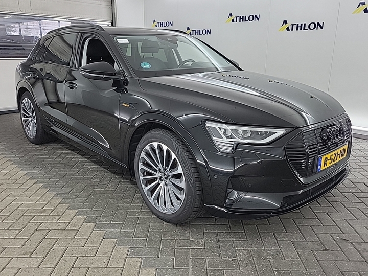 Photo 3 of Audi e-tron