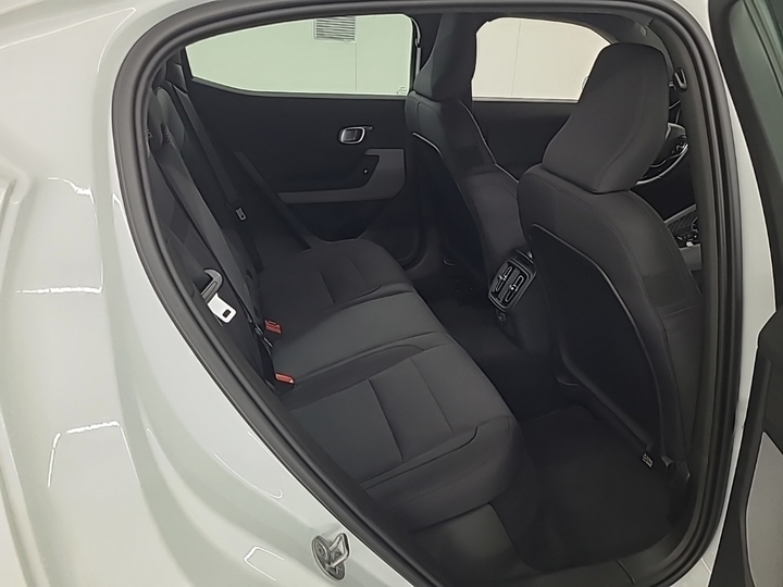 Photo 8 of Polestar 2