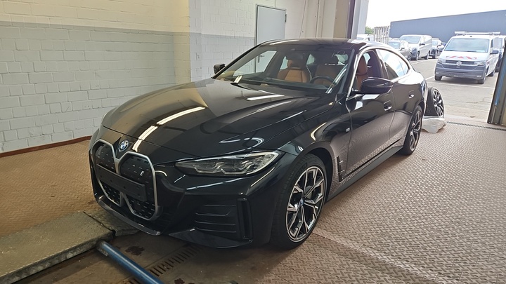 Foto 2 van BMW i4