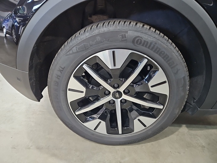Foto 11 van Ford Explorer EV