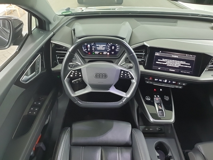 Photo 9 of Audi Q4 e-tron