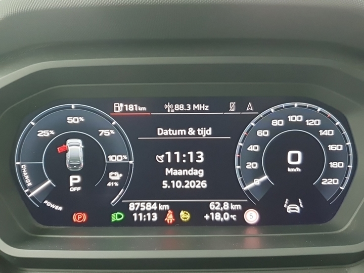 Photo 10 of Audi Q4 e-tron