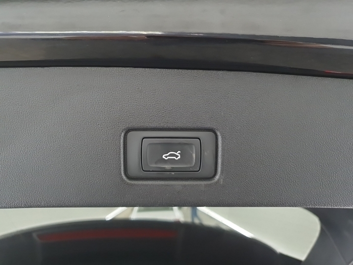 Photo 16 of Audi Q4 e-tron