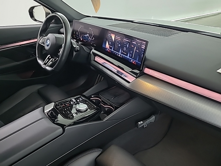 Foto 7 van BMW i5