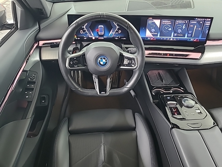 Foto 9 van BMW i5