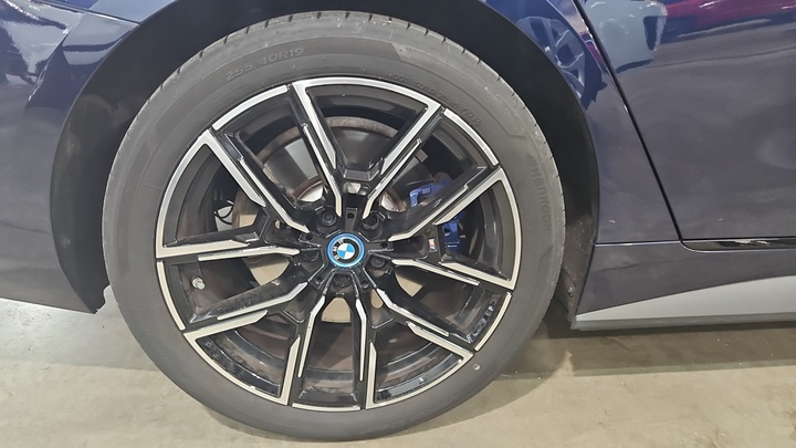 Foto 9 van BMW i4