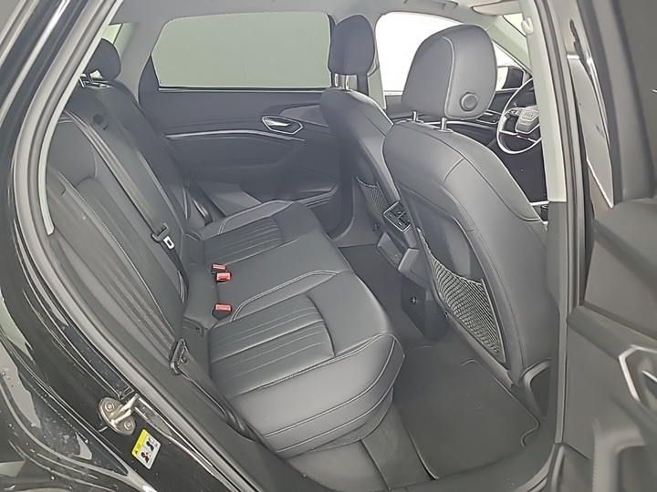 Foto 7 van Audi e-tron