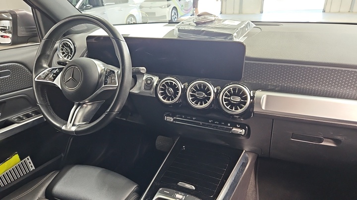 Foto 7 van Mercedes EQB