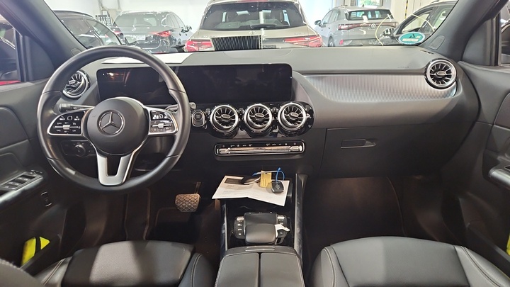 Foto 7 van Mercedes EQA