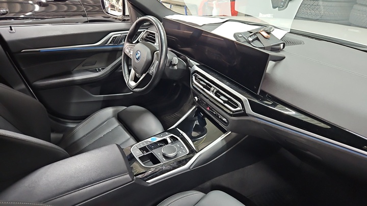 Foto 7 van BMW i4