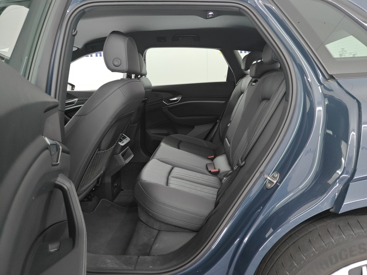 Foto 8 van Audi Q8