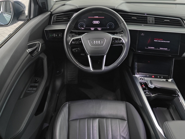 Foto 9 van Audi Q8